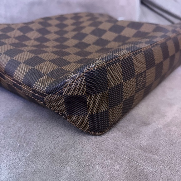 Louis Vuitton Jake Messenger PM - Picture 4 of 7